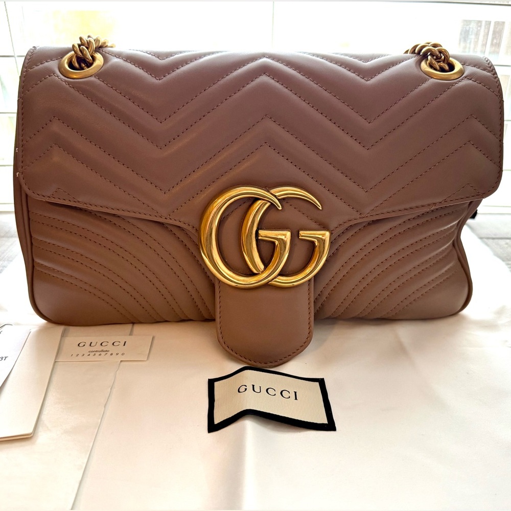 Gucci Medium Marmont Shoulder Bag
